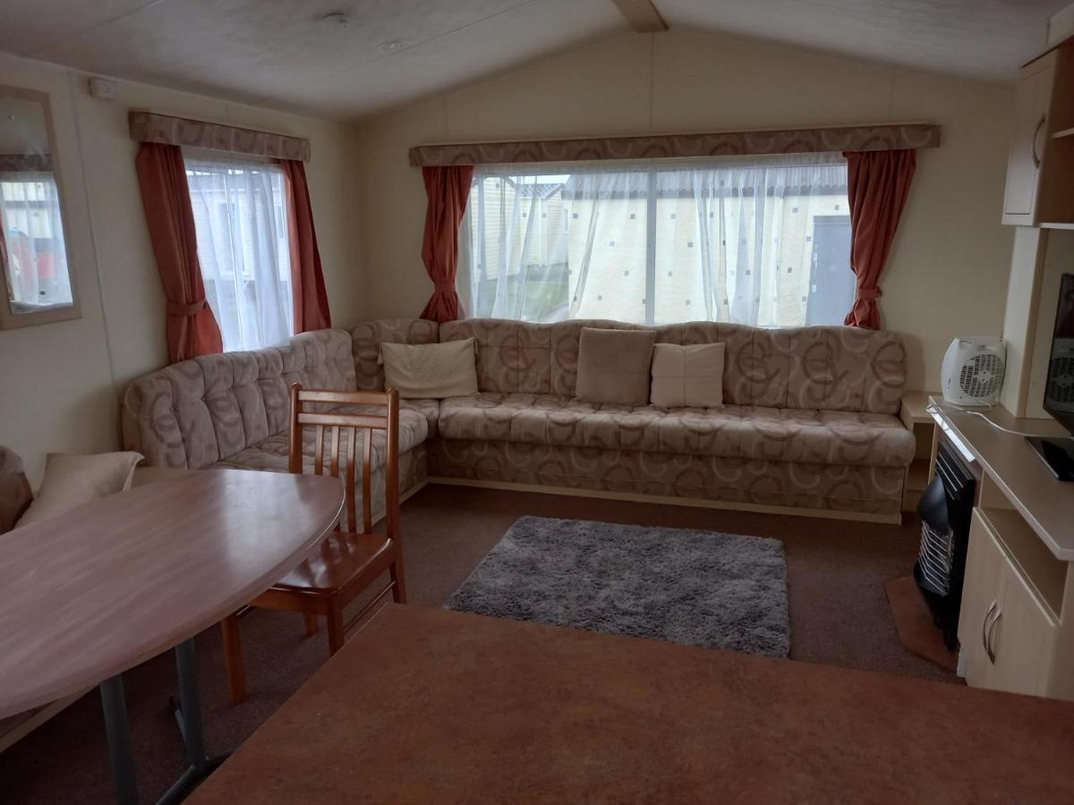 Holiday Home In Lyons Robin Hood Holiday Park Meliden ภายนอก รูปภาพ
