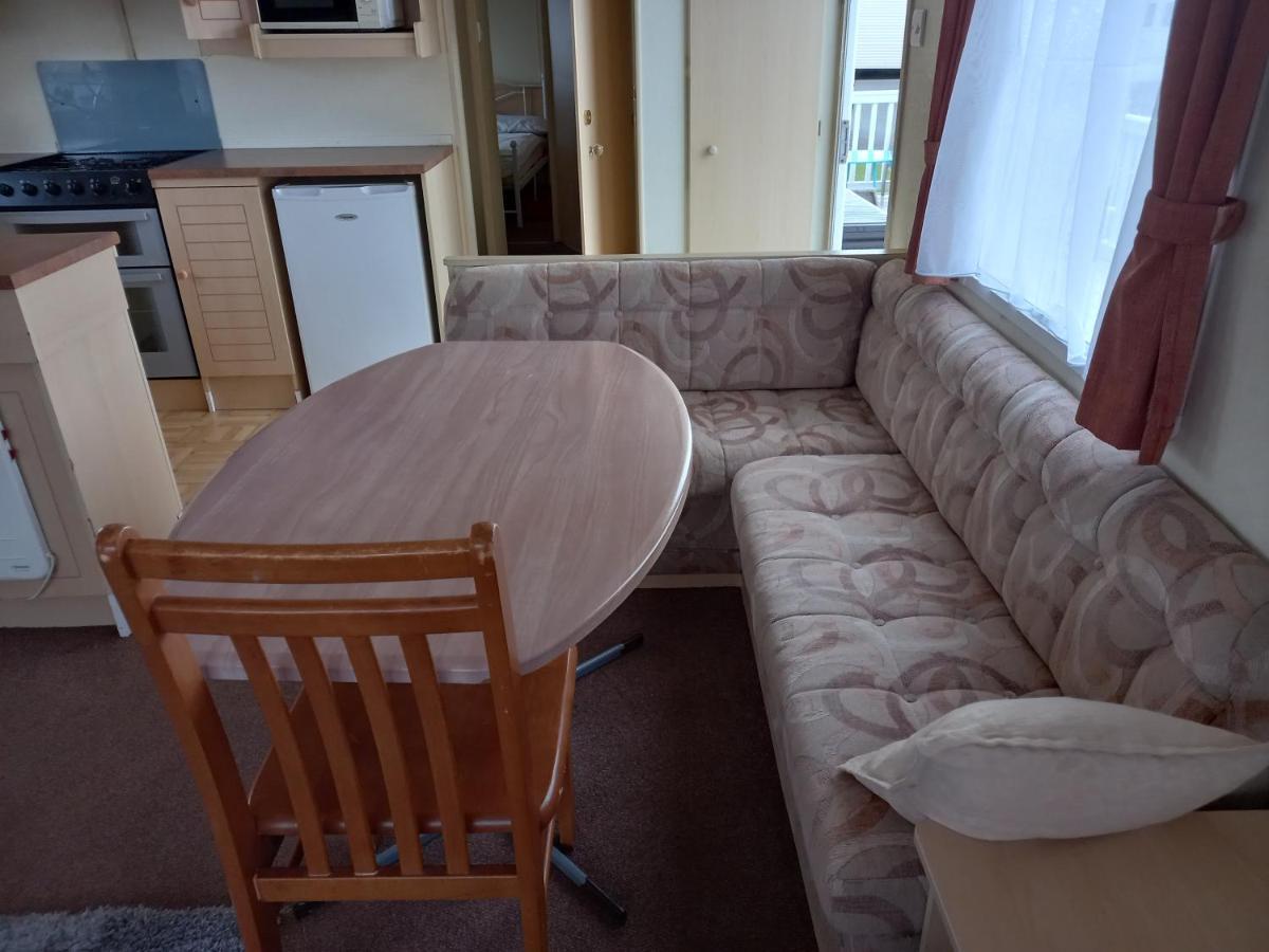 Holiday Home In Lyons Robin Hood Holiday Park Meliden ภายนอก รูปภาพ
