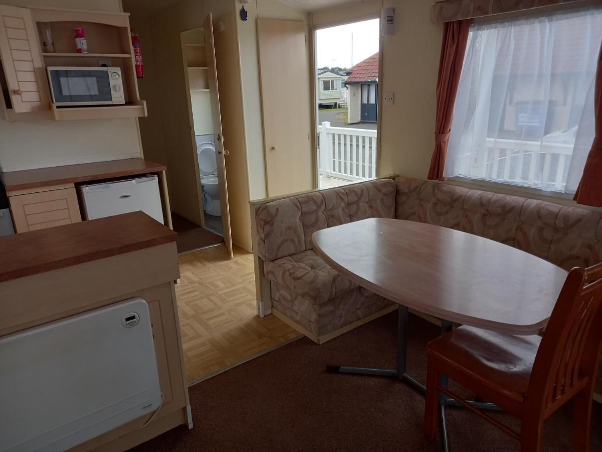 Holiday Home In Lyons Robin Hood Holiday Park Meliden ภายนอก รูปภาพ